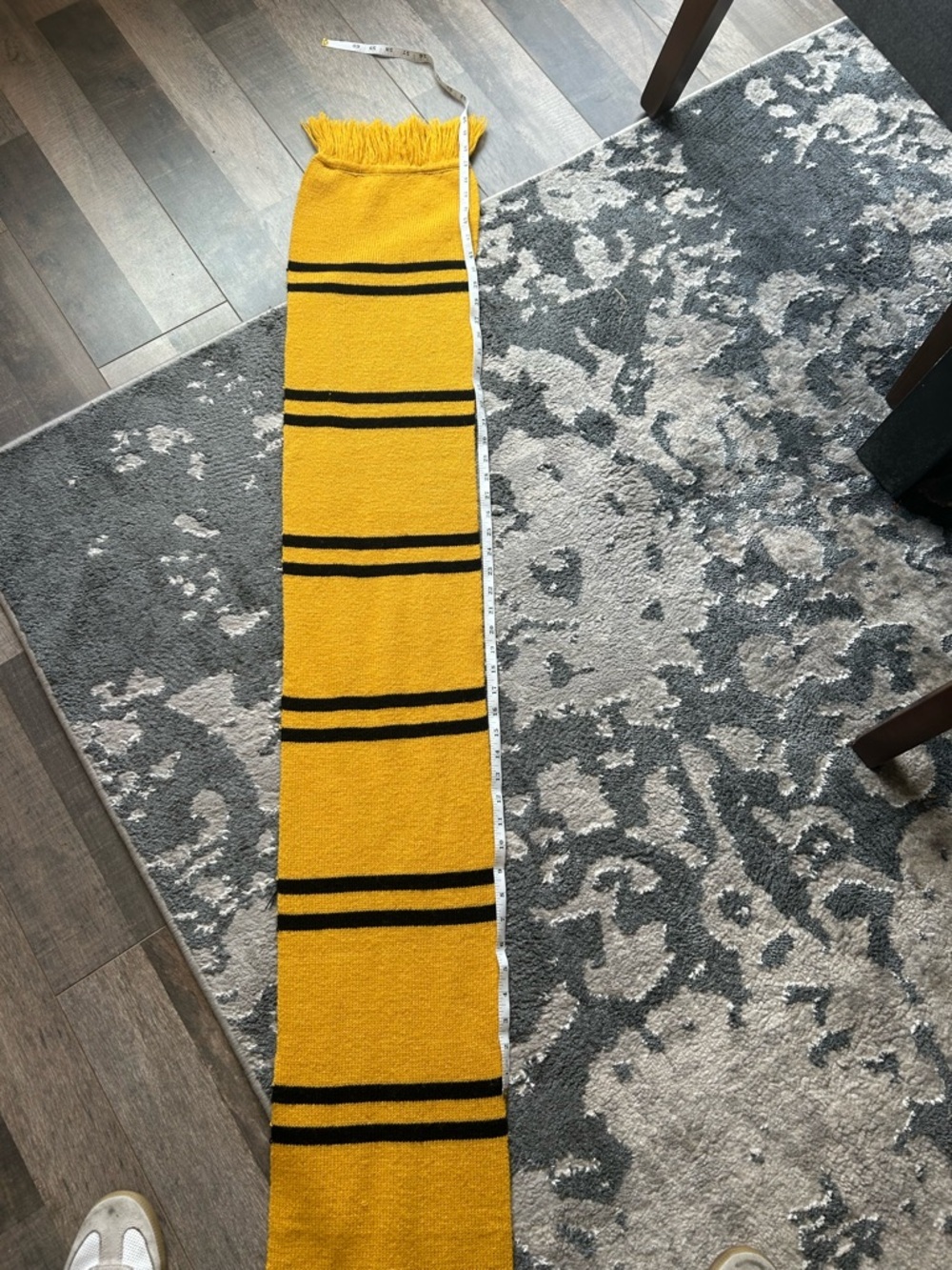 Cinereplicas Hufflepuff extra long Scarf has slight wear GUC - Picture 10 of 11